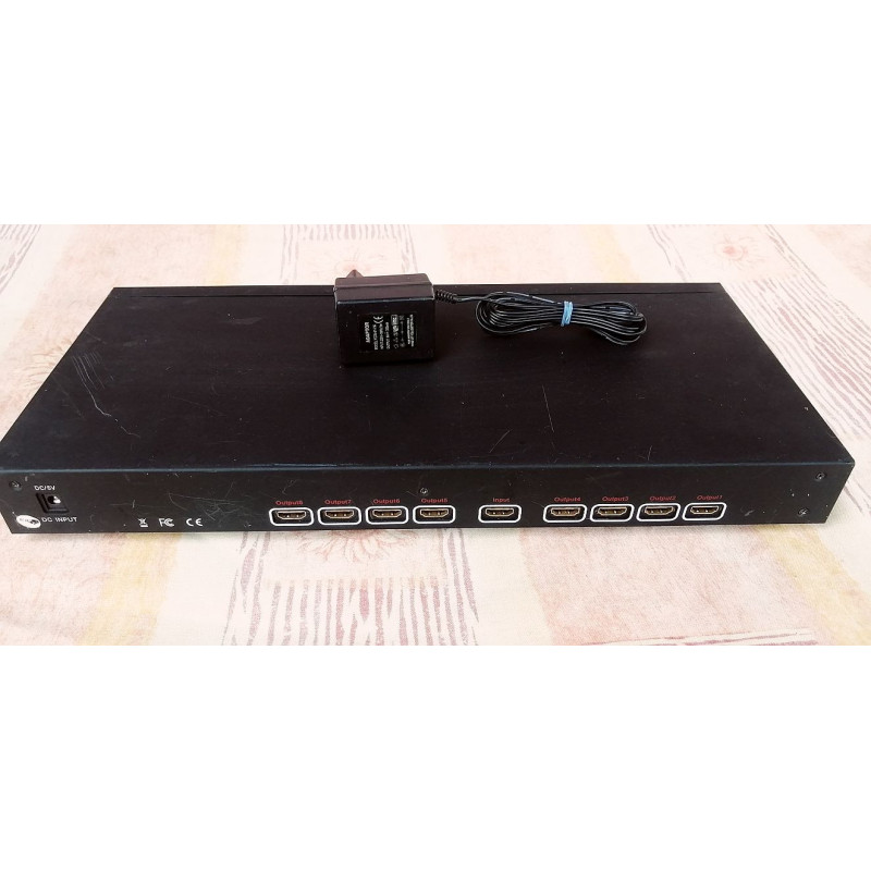 Támogatja a 15 méternél hosszabb HDMI-jel nagy távolságú átvitelét.