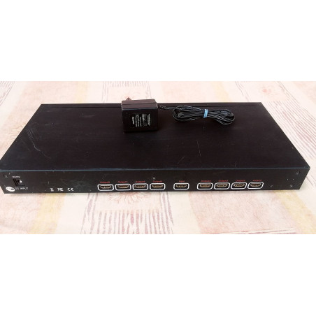 Támogatja a 15 méternél hosszabb HDMI-jel nagy távolságú átvitelét.