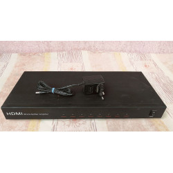 Támogatja a 15 méternél hosszabb HDMI-jel nagy távolságú átvitelét.